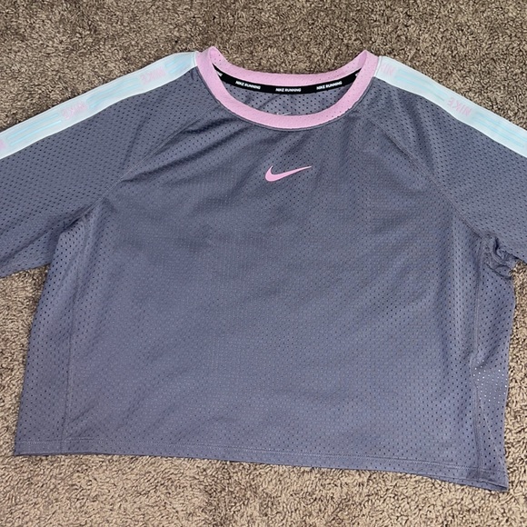 Nike dry fit running top - Picture 2 of 5